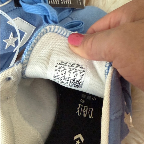 Converse Blue and White Sneakers. Unisex Size 8 Men’s 9.5 Women’s NWOT - Picture 11 of 11